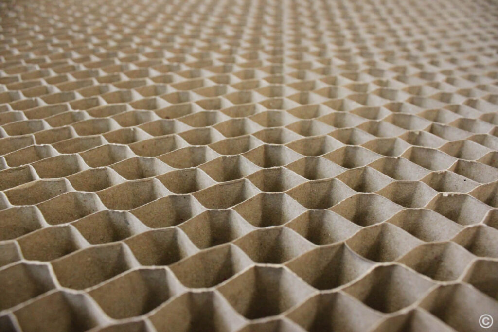 déploiement d'un matériau de construction issu de cartons recyclés